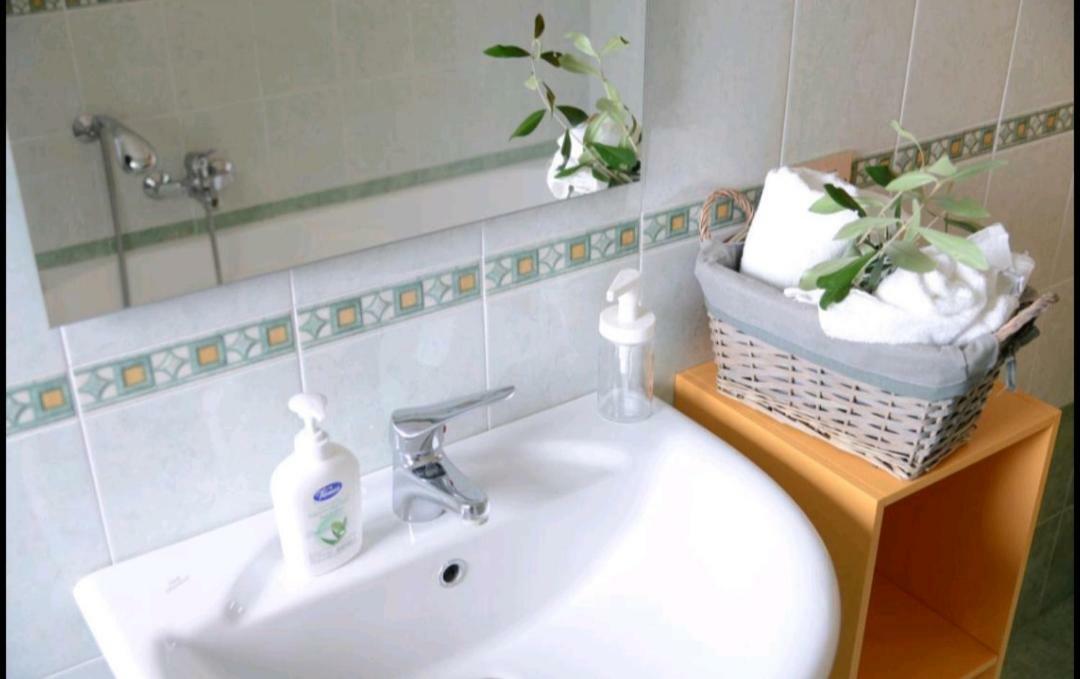 "La Casa Di Mariagrazia" Rooms Con Cucina Condivisa E Terrazza Саммикеле-ди-Бари Экстерьер фото